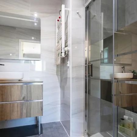 Gil - Luxurious V5 W Pool By Lovelystay * Vila Nova de Gaia