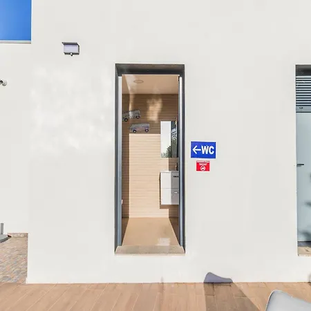 Gil - Luxurious V5 W Pool By Lovelystay Holiday home