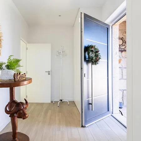 Gil - Luxurious V5 W Pool By Lovelystay Vakantiehuis Vila Nova de Gaia
