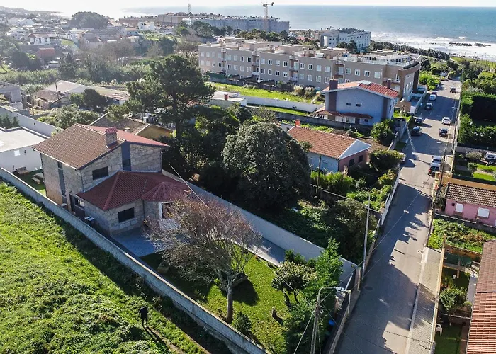 Gil - Luxurious V5 W Pool By Lovelystay